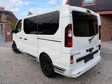 Opel Vivaro 2010 photo 3