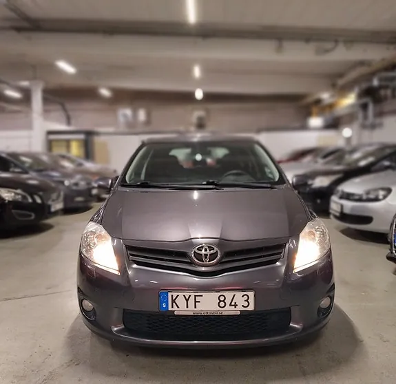 Toyota Auris 2010 photo 4