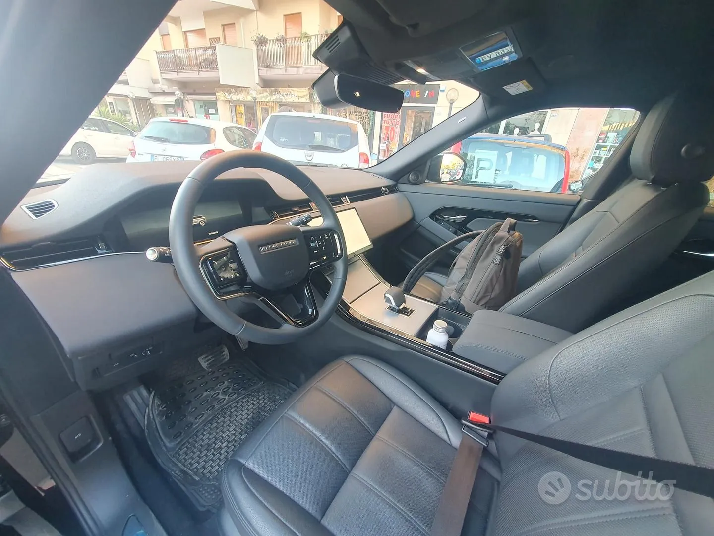 Land Rover Range Rover Evoque 2025 photo 4