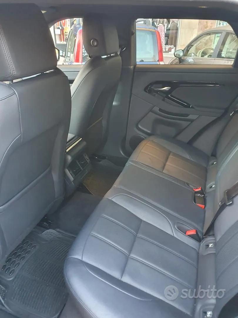 Land Rover Range Rover Evoque 2025 photo 5