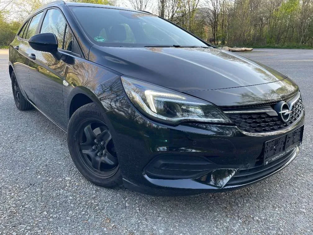 Opel Astra 2022 photo 3