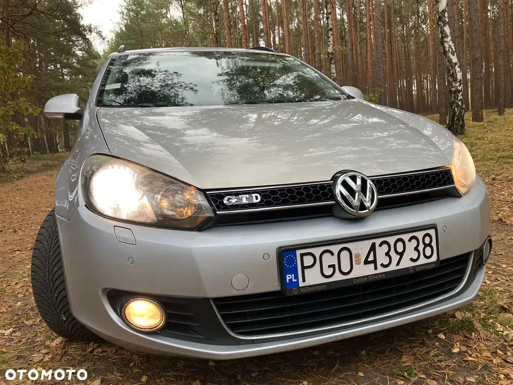 Volkswagen Golf 2010 photo 2
