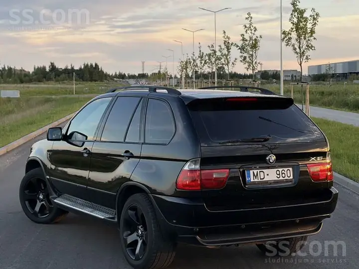 BMW X5 2005 photo 2