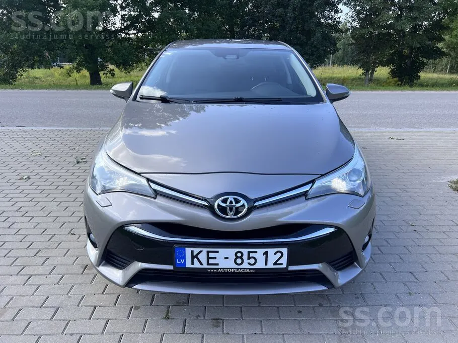 Toyota Avensis 2015 photo 2