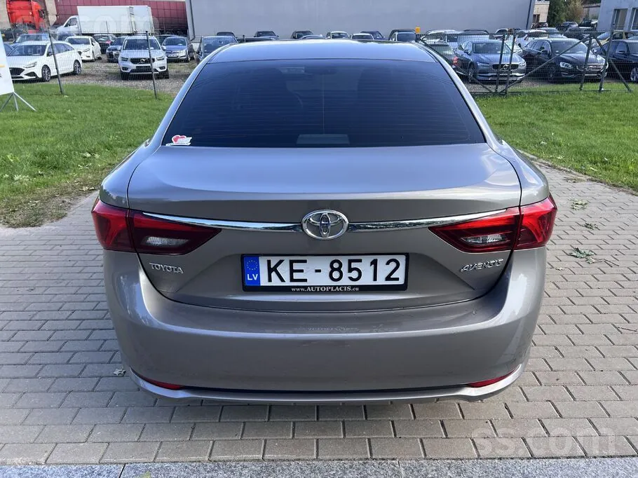 Toyota Avensis 2015 photo 5