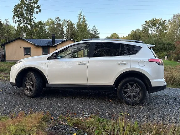 Toyota Rav4 2017 photo 5