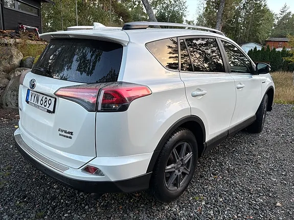 Toyota Rav4 2017 photo 3