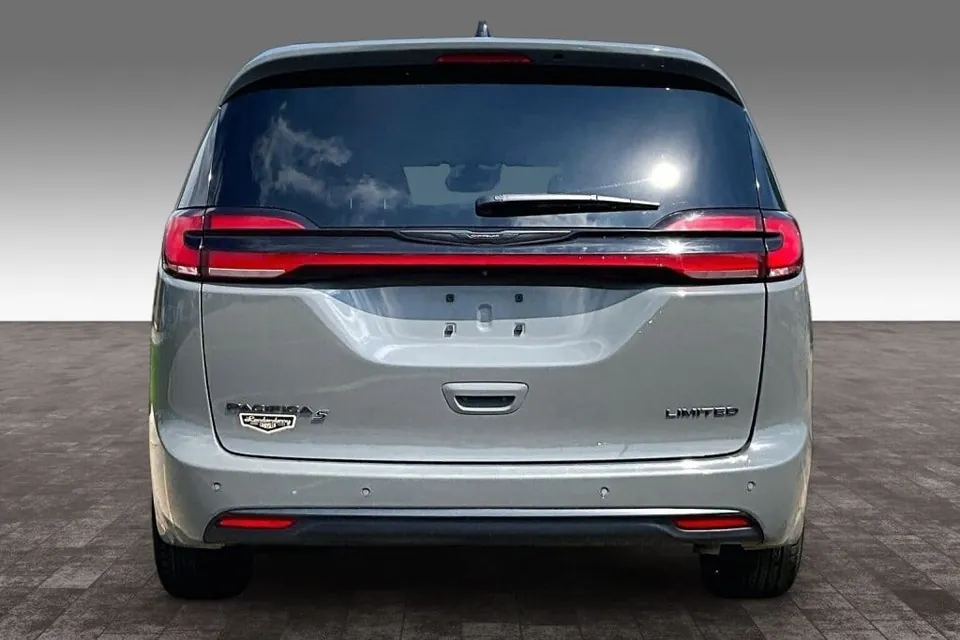 Chrysler Pacifica 2025 photo 4