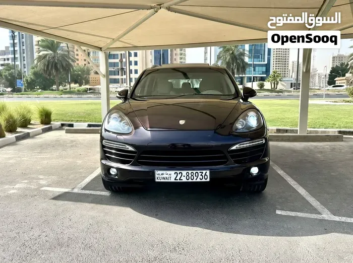Porsche Cayenne 2012 photo 2