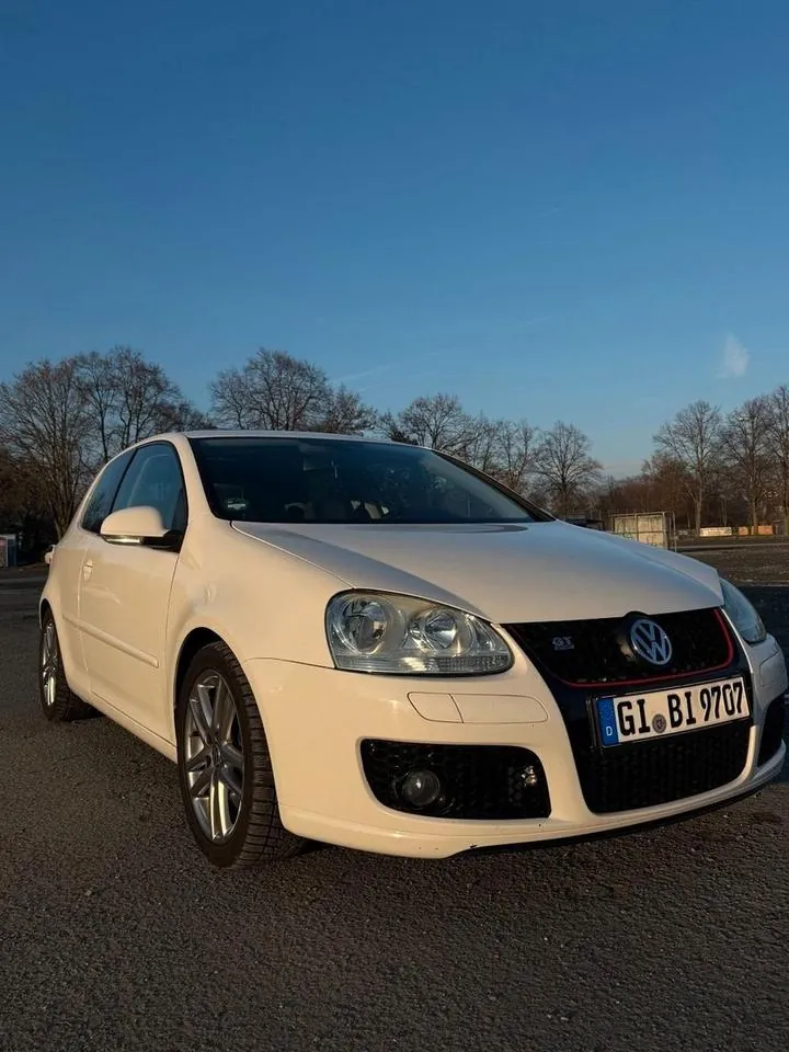 Volkswagen Golf V