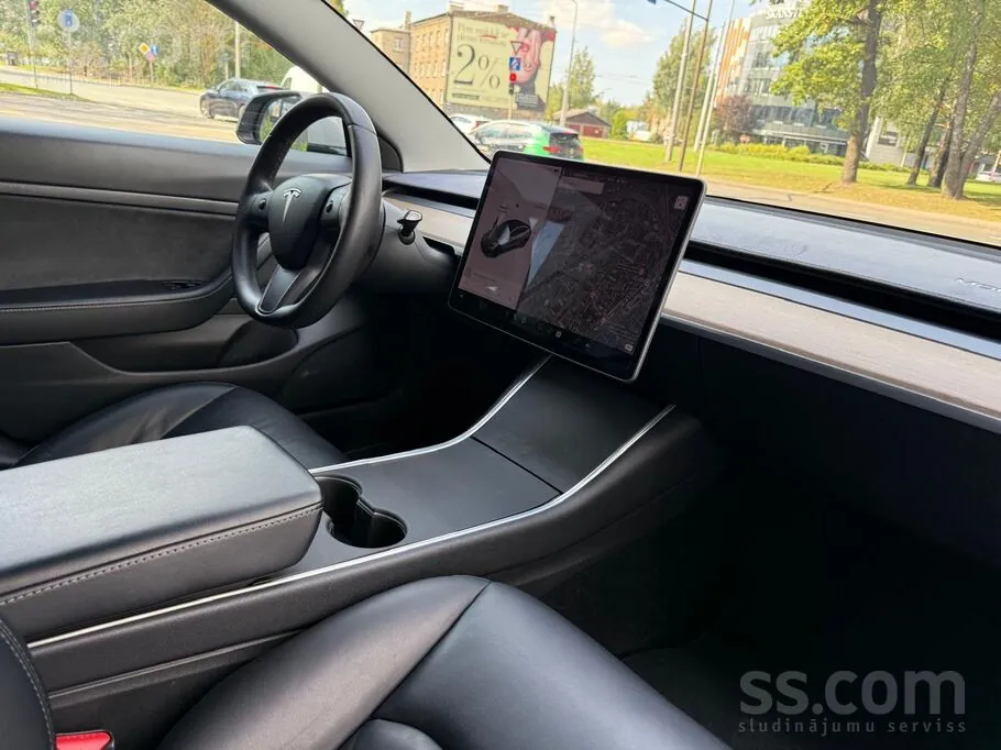 Tesla Model 3 2020 photo 5