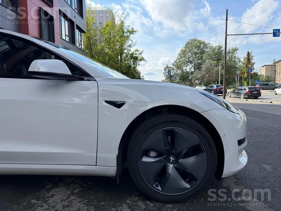 Tesla Model 3 2020 photo 2