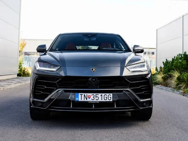 Lamborghini Urus 2020 photo 2