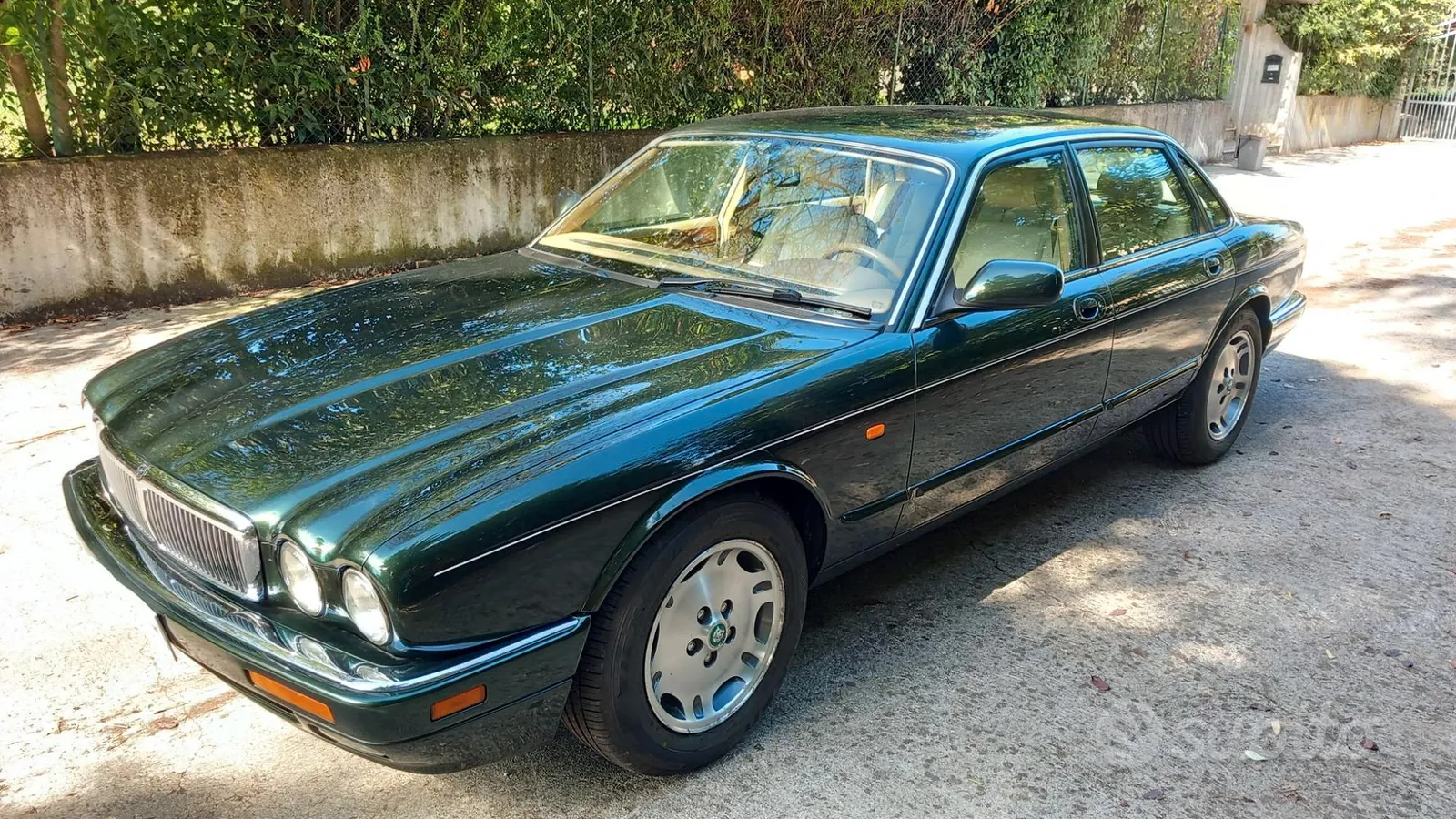 Jaguar Xj6