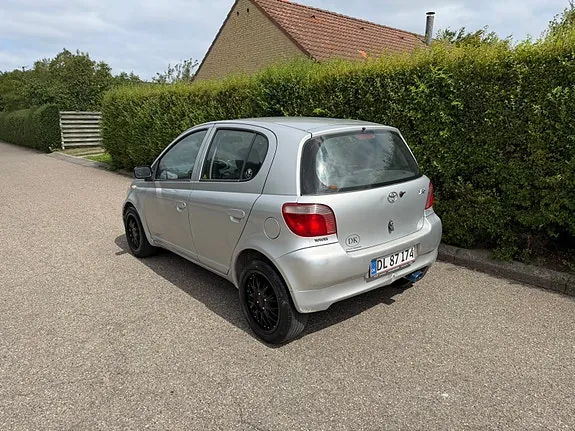 Toyota Yaris 2002 photo 3