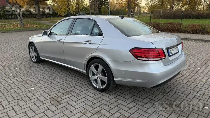 Mercedes-Benz E220D 2014 photo 4