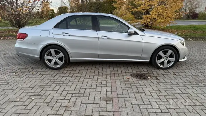 Mercedes-Benz E220D 2014 photo 3
