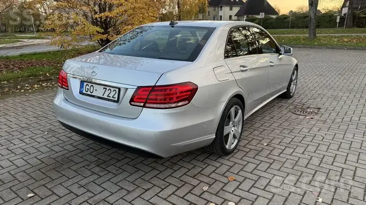 Mercedes-Benz E220D 2014 photo 5