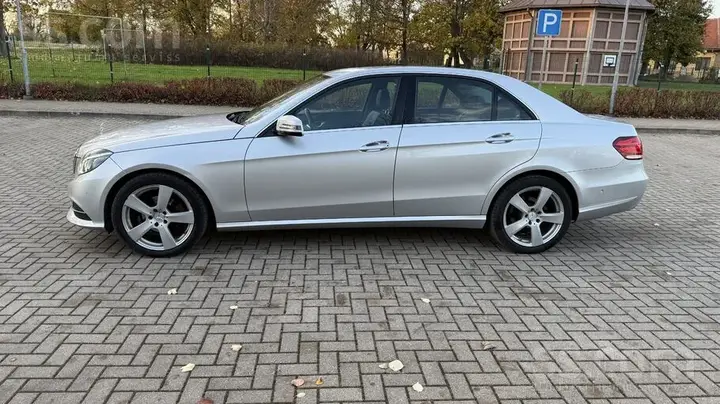 Mercedes-Benz E220D 2014 photo 2