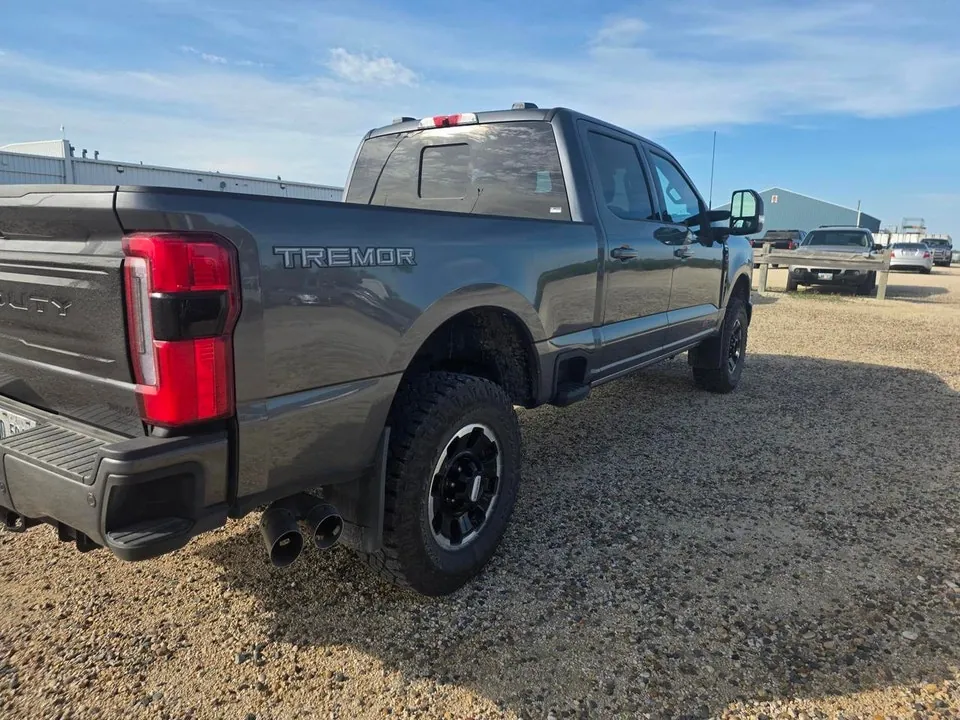 Ford F350 2026 photo 3