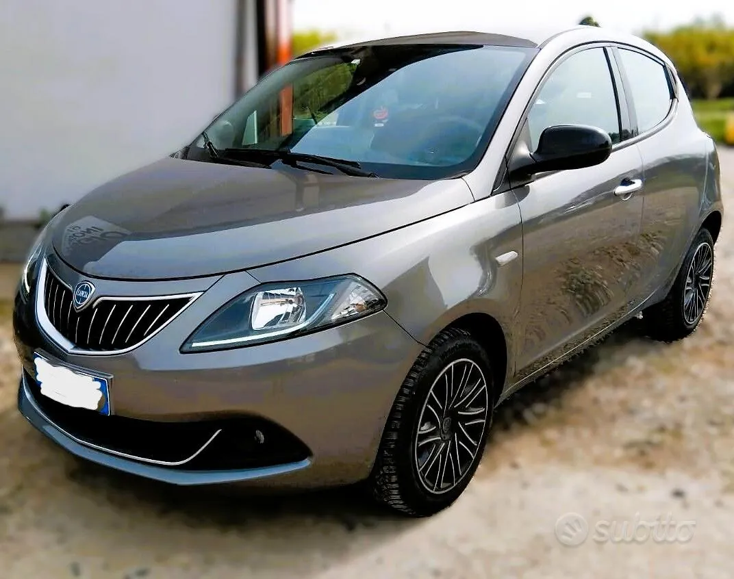 Lancia Ypsilon 2023 photo 2