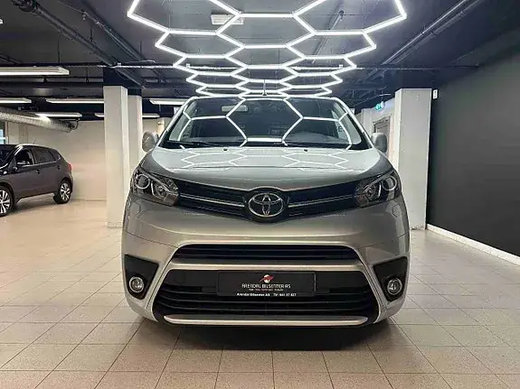 Toyota Proace 2018 photo 2