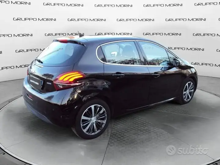Peugeot 208 2015 photo 5