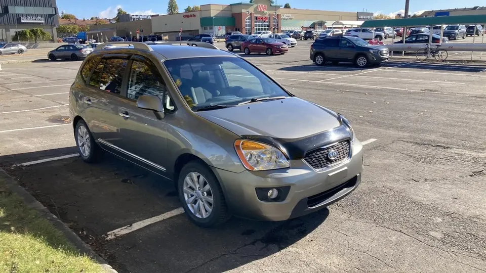 Kia Rondo 2012 photo 2