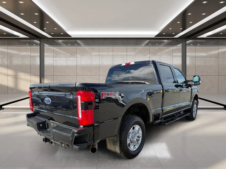 Ford Super Duty F-250 2023 photo 3
