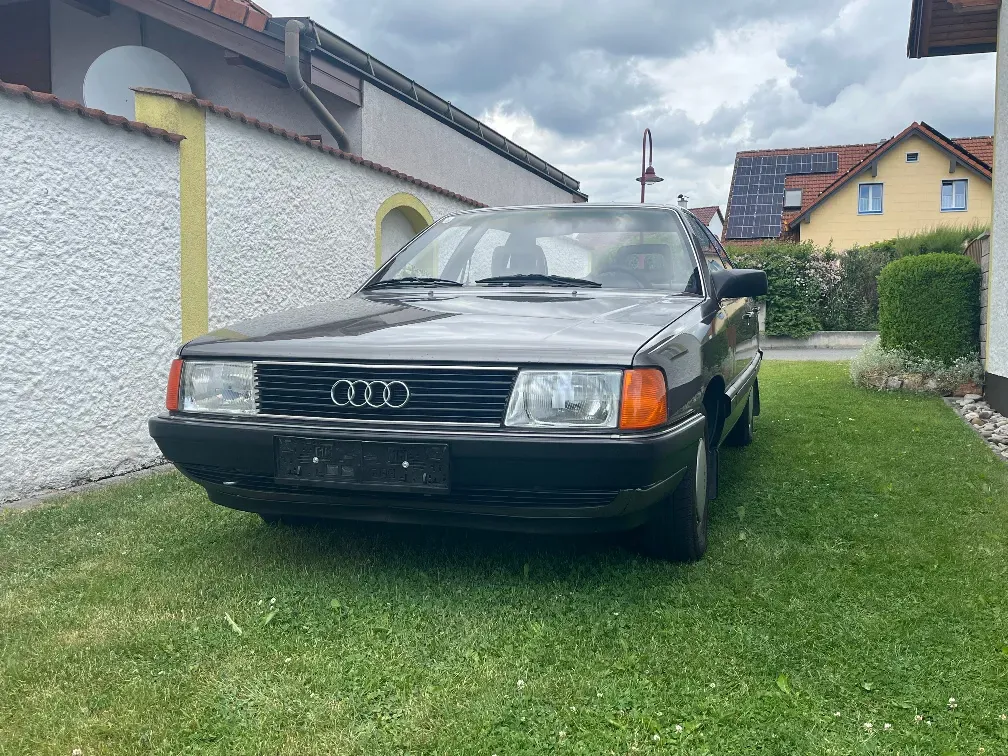 Audi 100