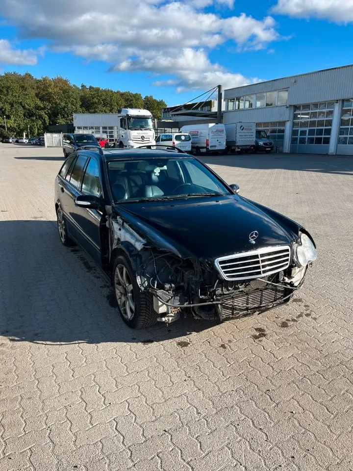 Mercedes-Benz C200