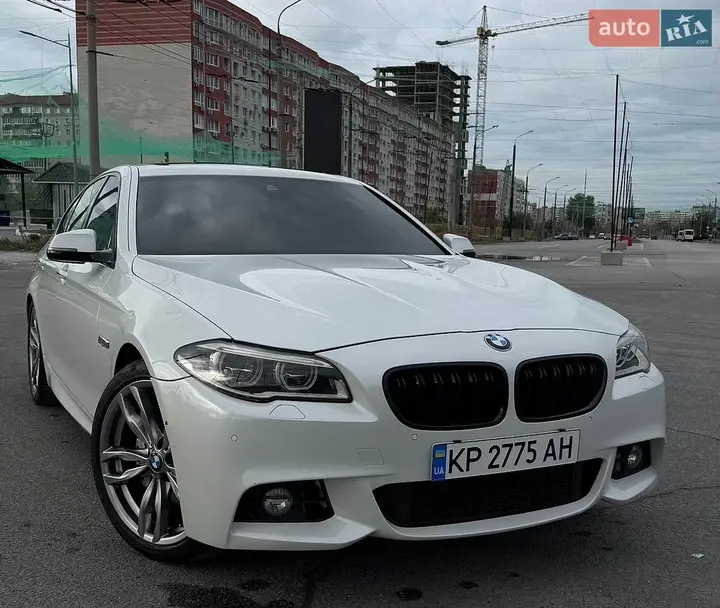 BMW 5 Series 2013 photo 2