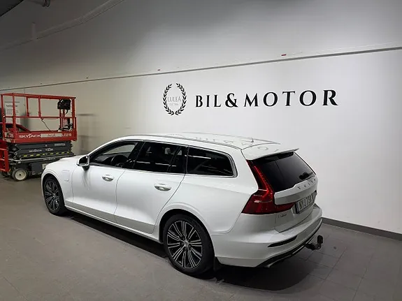 Volvo V60 2022 photo 2