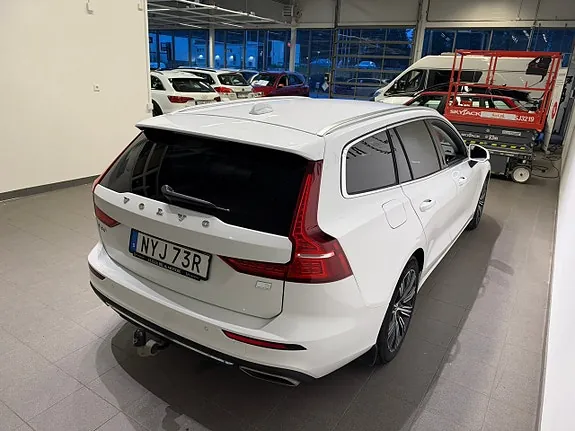 Volvo V60 2022 photo 3