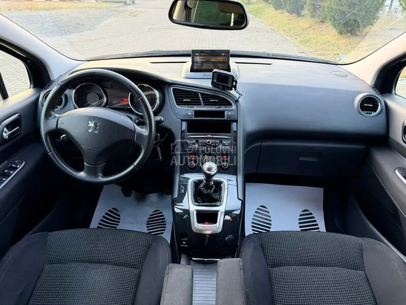Peugeot 5008 2011 photo 2