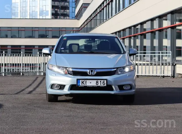 Honda Civic 2012 photo 2
