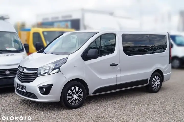 Opel Vivaro 2015 photo 2