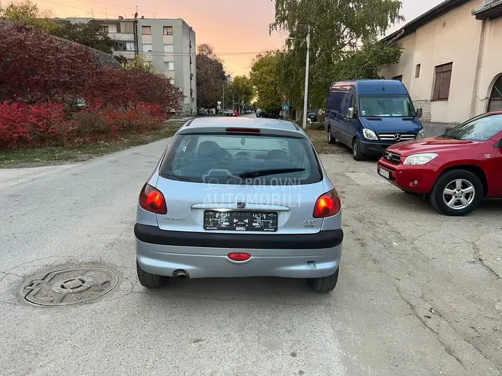 Peugeot 206 2001 photo 3
