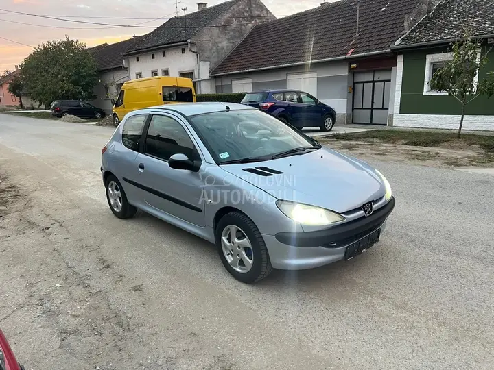 Peugeot 206 2001 photo 2