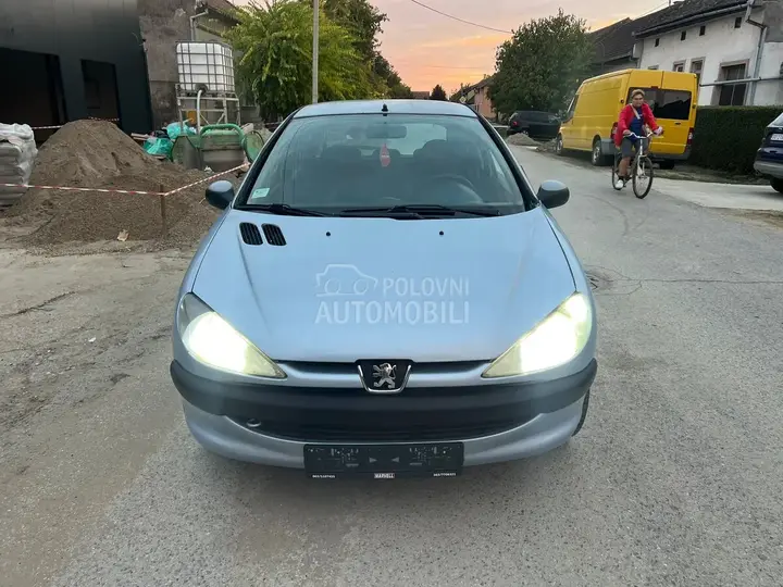 Peugeot 206 2001 photo 4