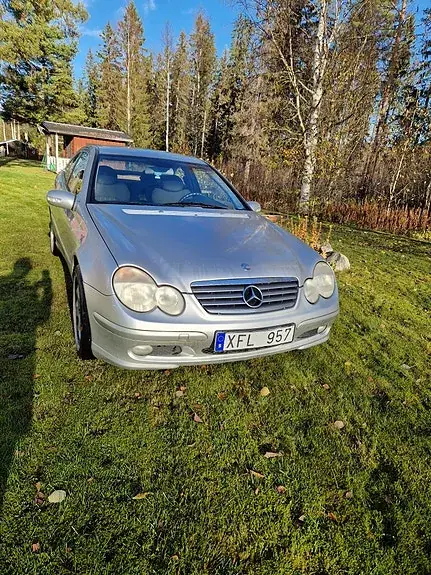 Mercedes-Benz C180 2003 photo 2