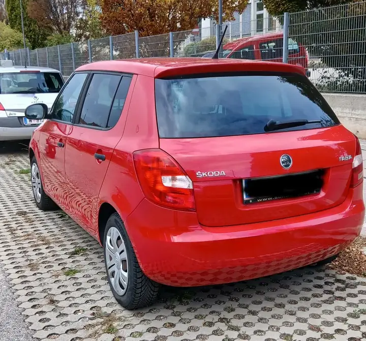 Skoda Fabia 2014 photo 2