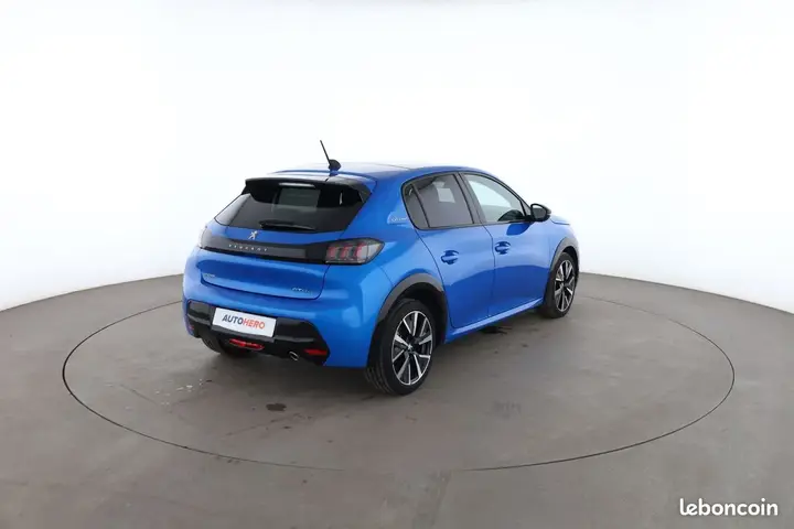 Peugeot 208 2020 photo 3