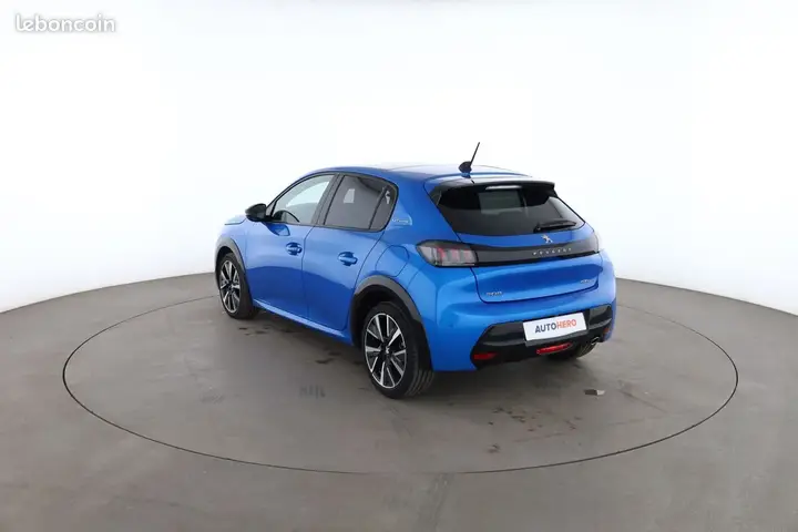 Peugeot 208 2020 photo 2