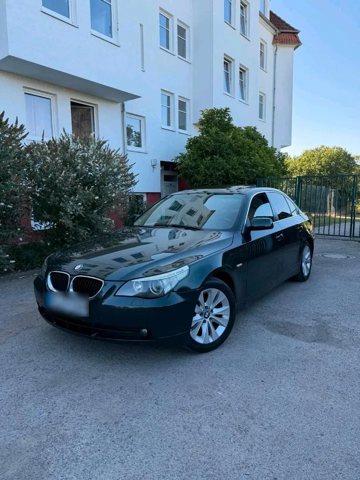 BMW 520I
