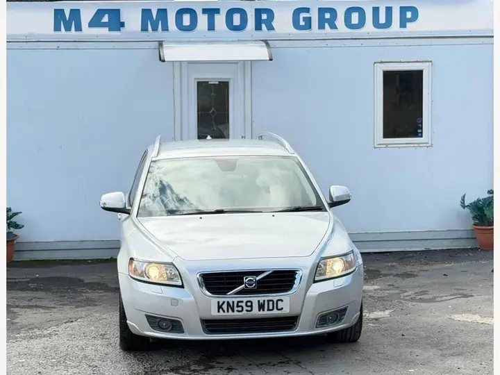 Volvo V50 2009 photo 2