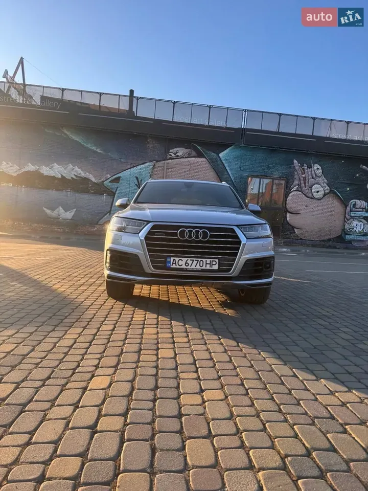 Audi Q7 2019 photo 2