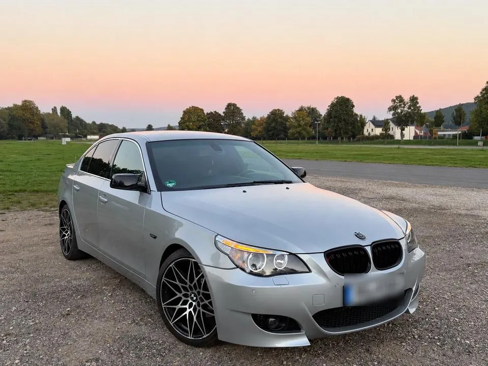 BMW 520I