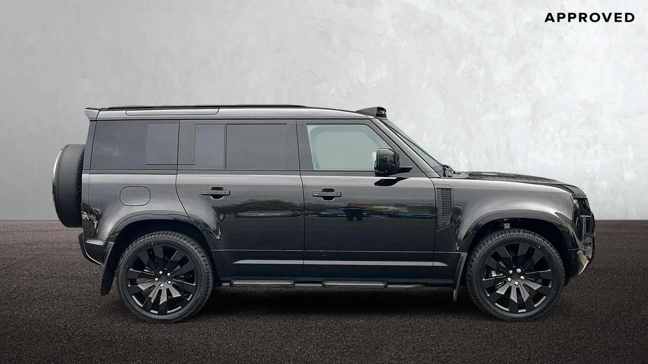 Land Rover Defender 110 2025 photo 5