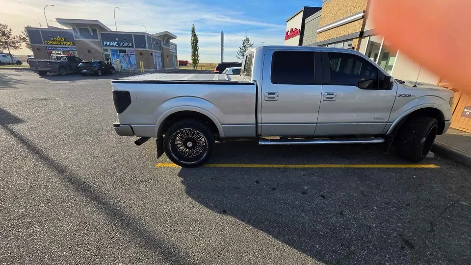 Ford F-150 2011 photo 2